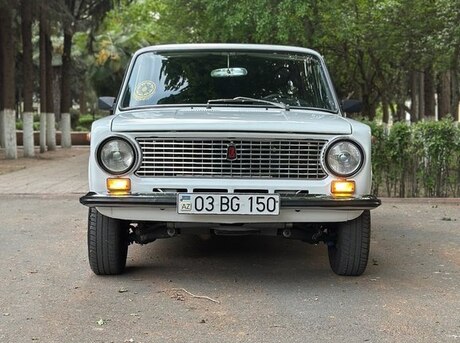 LADA (VAZ) 21011 1983
