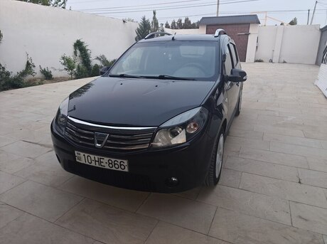 Renault Sandero 2011
