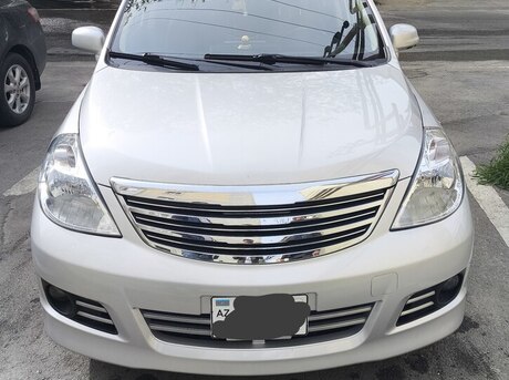 Nissan Tiida 2010