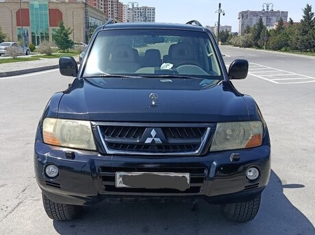 Mitsubishi Pajero 2003