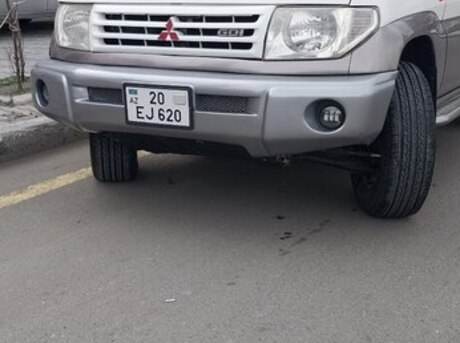 Mitsubishi Pajero io