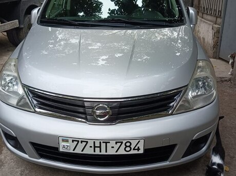 Nissan Tiida 2012