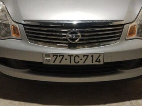 Nissan  2011
