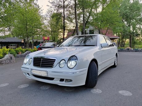 Mercedes E 240 2001