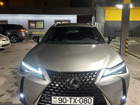 Lexus  2019