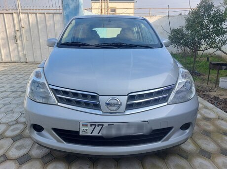 Nissan Tiida 2011