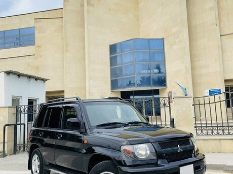 Mitsubishi Pajero io