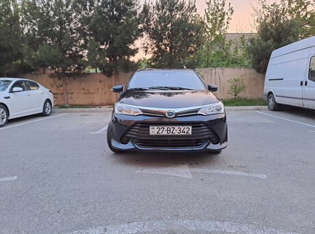 Toyota Corolla Fielder 2015