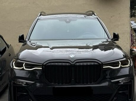BMW X7 2021