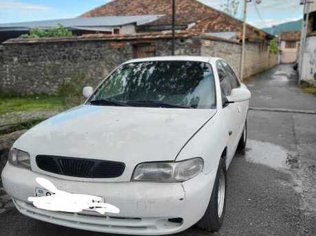Daewoo Nubira 1998