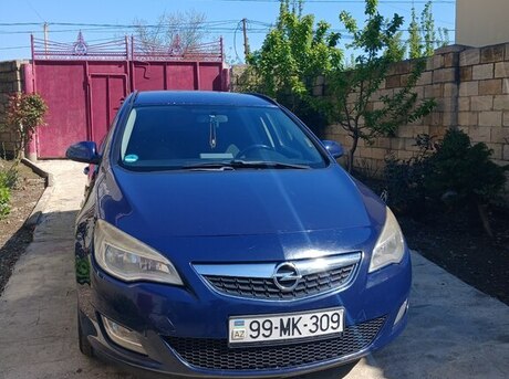 Opel Astra 2011