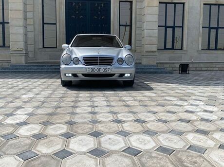 Mercedes E 270 2000