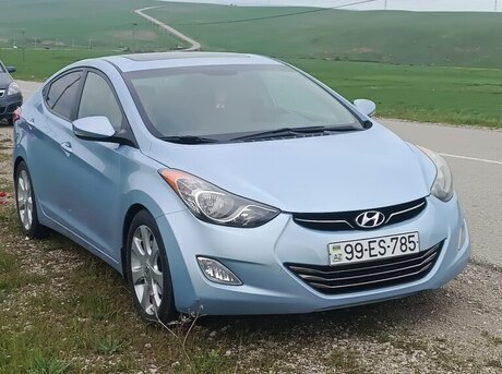 Hyundai Elantra 2012