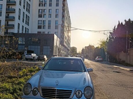 Mercedes E 220 d 2000