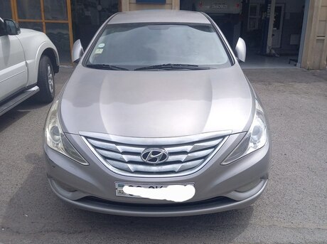 Hyundai Sonata 2010