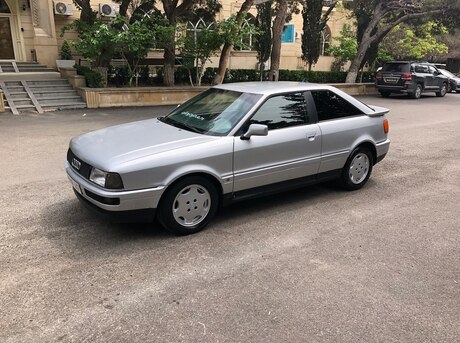 Audi  1990