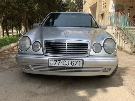 Mercedes E 240 1999