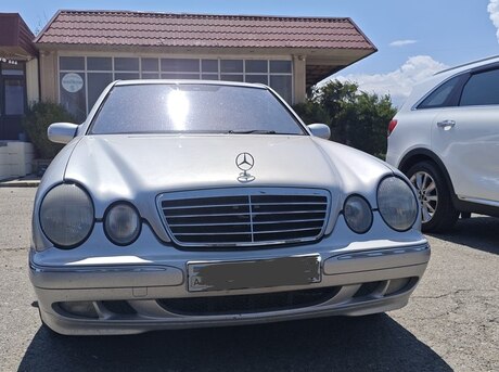 Mercedes E 270 2000