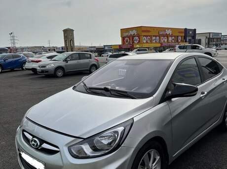 Hyundai Accent 2012