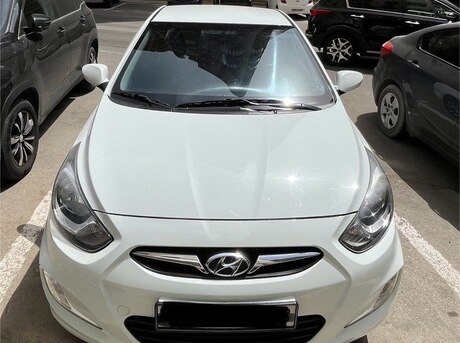 Hyundai Accent 2012