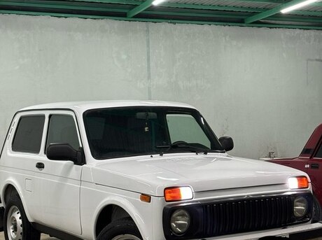 LADA (VAZ) Niva 2013
