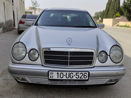 Mercedes E 240 1999