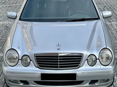 Mercedes E 270 2000