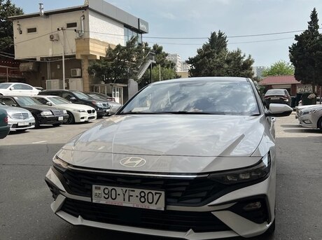 Hyundai Elantra 2024