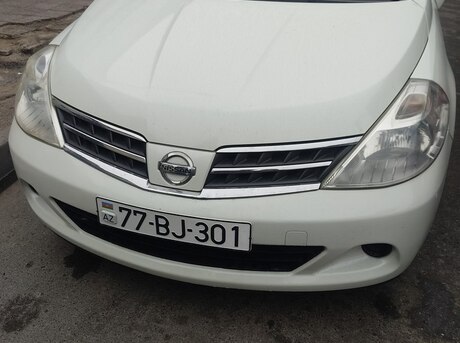 Nissan Tiida 2012