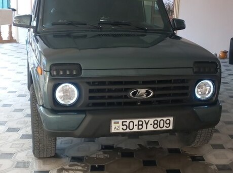 LADA (VAZ) Niva 2015