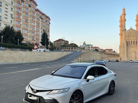 Toyota Camry 2019