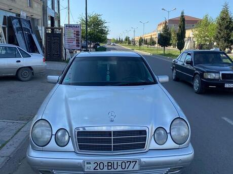 Mercedes E 240 1999