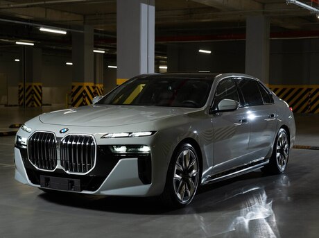BMW i7 2023