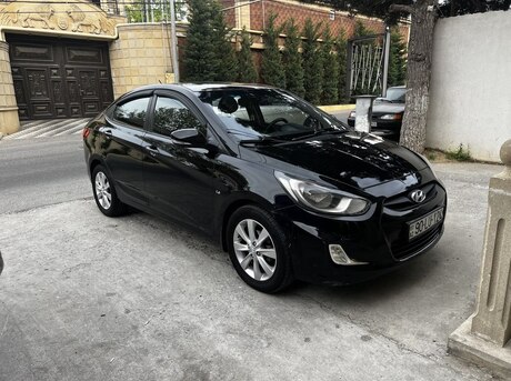 Hyundai Accent 2011