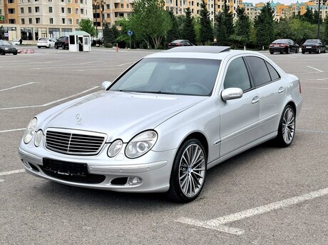 Mercedes E 240 2003
