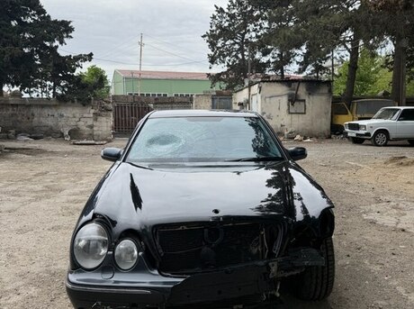 Mercedes E 240 2000