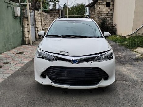 Toyota Corolla Fielder 2015