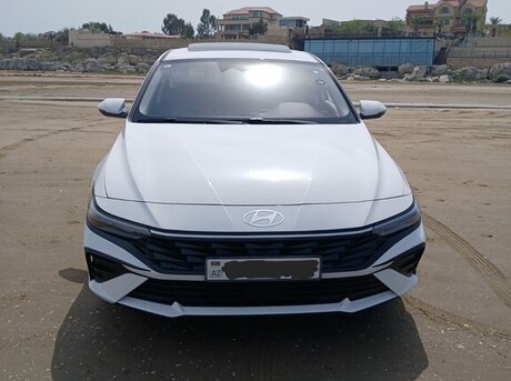 Hyundai Elantra 2024