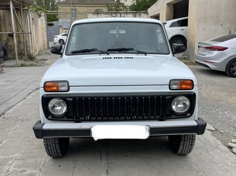 LADA (VAZ) Niva 2015