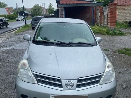 Nissan Tiida 2012