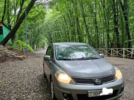 Nissan Tiida 2008