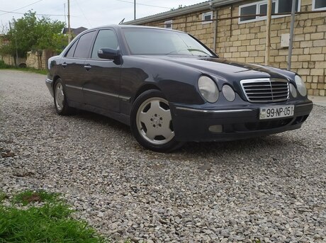 Mercedes E 240 1999