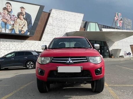 Mitsubishi L200 2011