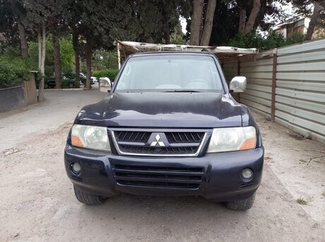 Mitsubishi Pajero 2003