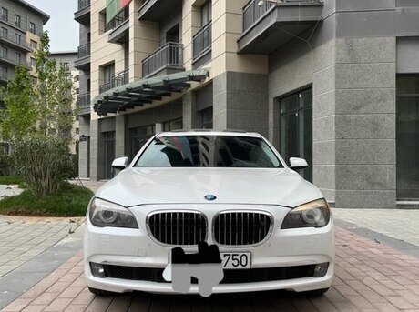 BMW 750 2009
