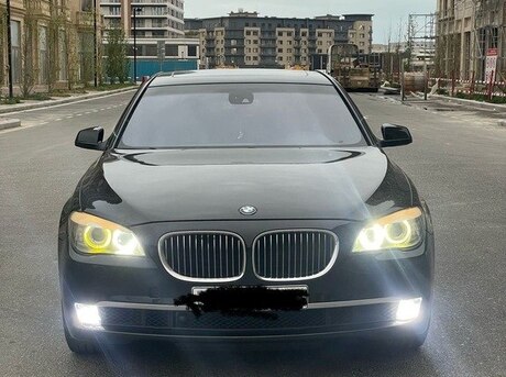 BMW 750 2008