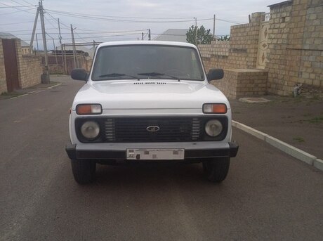 LADA (VAZ) Niva 2004