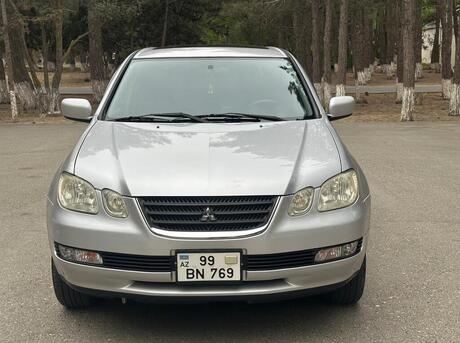 Mitsubishi Airtrek 2001