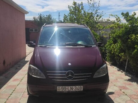 Mercedes Viano 2005
