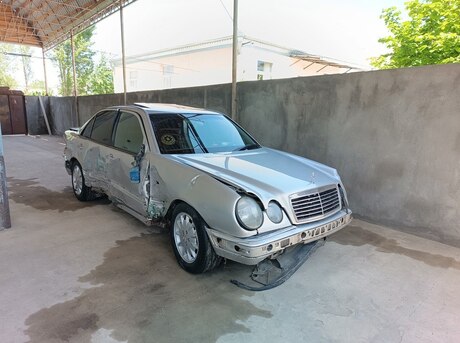 Mercedes E 200 2000